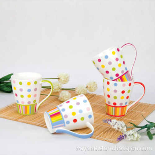 Earthenware Mug with Colored Spots Motif and Fashionable Shape